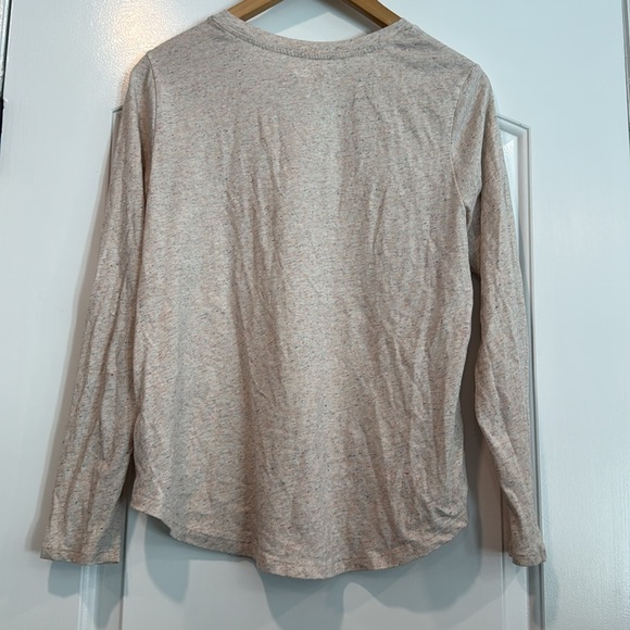 Old Navy Heathered Cream Long Sleeve Tee Size Medium - Picture 4 of 6
